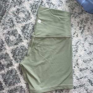 Lululemon Align shorts in 6 inch